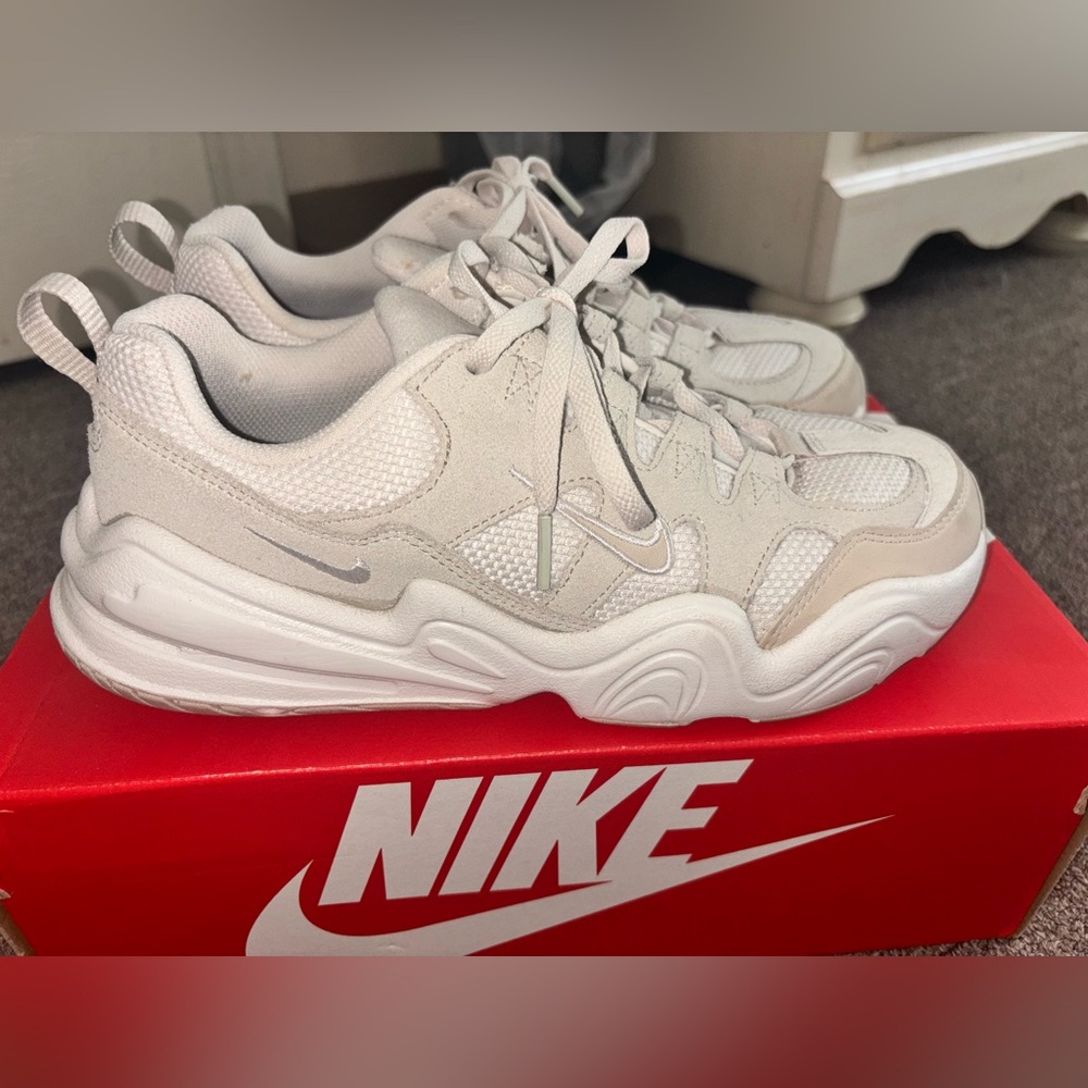 Nike Tech Hera - Picture 3 of 12